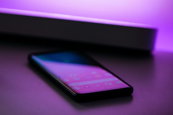 Solana's New Crypto Phone "Chapter 2" Surpasses 60,000 Preorders